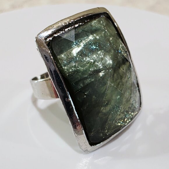 Vintage Green Foil Faceted Acrylic Stone Silver Plate Rectangle Adjustable Ring - Picture 3 of 11